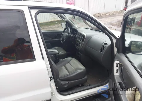 2003 Ford Escape Xlt from USA, damaged, VIN 1FMCU03193KB78578